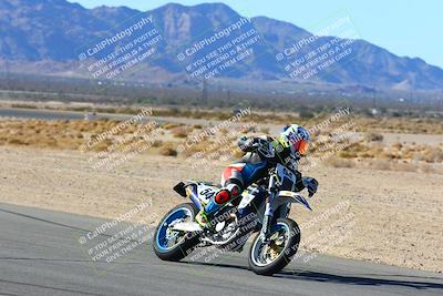 media/Jan-09-2022-SoCal Trackdays (Sun) [[2b1fec8404]]/Turn 8 (1045am)/